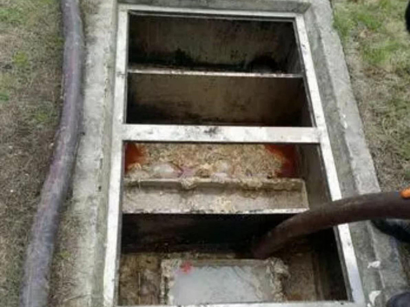 新盈镇隔油池清理